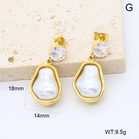 Boucles d'oreilles clous florales en acier inoxydable avec accents de perles blanches irrégulières et pierre centrale transparente, bijoux de mode pour femmes, cadeau, vente en gros
