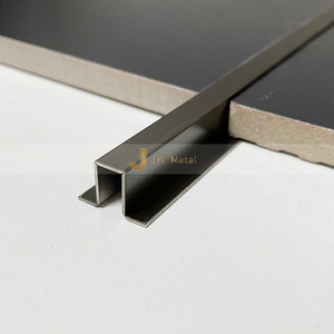 EX310 Garnitures décoratives en acier inoxydable modernes pour carrelage avec des caractéristiques imperméables et durables pour la finition des murs et des plafonds intérieurs - Product Image 4
