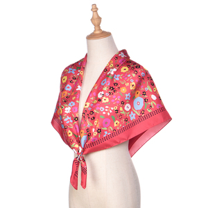 Direct du haut fabricant personnalisé numérique imprimé Satin soie écharpe printemps saison doux <span class=keywords><strong>Hijab</strong></span> Style carré châle enveloppement - Product Image 1