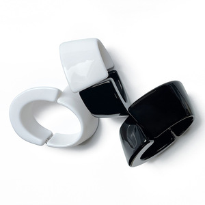 Brazalete de Resina Acrílica con Forma de C Ancha, Estilo Francés, Exagerado, Abierto, para Mujer - Product Image 5