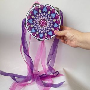 <span class=keywords><strong>Instrumentos</strong></span> <span class=keywords><strong>Musicales</strong></span> Orff, Pandereta con Cintas Exóticas para Material Didáctico <span class=keywords><strong>de</strong></span> Primera Infancia, Accesorios <span class=keywords><strong>de</strong></span> Danza, Diseño <span class=keywords><strong>de</strong></span> Apsaras Voladoras <span class=keywords><strong>de</strong></span> Dunhuang - Product Image 2