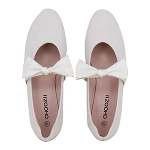 Nuovi stili da donna Casual <span class=keywords><strong>Ballerina</strong></span> in vera pelle goffrata Slip on Flat Women Elastic Strap Shoes - Product Image 4