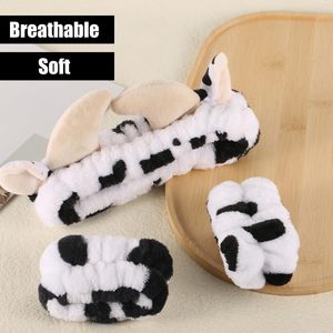 عصابة رأس بقرة مخصصة مع عصابة معصم بطبعة بقرة ، عصابة رأس لطيفة مطبوعة على شكل بقرة ، عصابة شعر مكياج للعناية ببشرة الوجه في المنتجع الصحي - Product Image 4