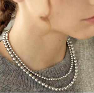 <span class=keywords><strong>Collana</strong></span> di Perle Imitate di Lusso Sportiva e Versatile per Donna, Stile Celebrità di Internet - Product Image 2