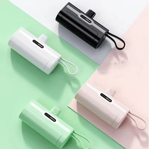 2025 nuovo arrivato due In uno Plug-In Mini alimentazione <span class=keywords><strong>Mobile</strong></span> carica 5000Mah emergenza Power Bank con cavo - Product Image 6