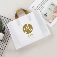 Vente chaude en stock, sac en plastique personnalisé pour le shopping, LDPE/HDPE, poignées en boucle, fond élargi, découpe, emballage de vêtements, logo personnalisé