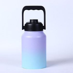 ขวดน้ำสแตนเลสขนาด 64 ออนซ์ ดีไซน์ไล่เฉดสีแดง ปราศจากสาร BPA เก็บความร้อน-เย็น ขวดน้ำสแตนเลสสองชั้นสุญญากาศขนาด 64 ออนซ์ - Product Image 5