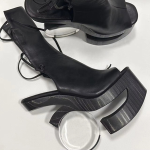 Sandalias de tacón alto y fino para mujer, estilo sexy, negras, con tiras que envuelven la pierna, suela de madera, para espectáculos. - Product Image 1