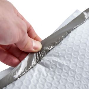 Enveloppes à bulles en polyéthylène imperméables et durables avec logo personnalisé, taille personnalisée pour l'envoi et la livraison - Product Image 5