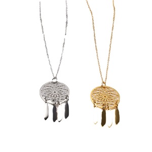 Collar de acero inoxidable con diseño de flor hueca, estilo sencillo y moderno, collar atrapasueños versátil y con personalidad, cadena para clavícula, joyería. - Product Image 1