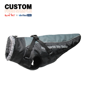 Venta al por mayor de ropa de invierno cálida y grande con rayas reflectantes abrigo para perros - Product Image 5