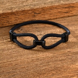 Bracelet en corde tressé de style américain, design à nœuds entrelacés, bracelet tissé à la main pour couples - Product Image 3