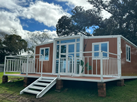 Maison préfabriquée moderne en acier et bois de 20 pieds et 40 pieds, fournisseur d'usine, maison miniature portable bon marché, villas pliables, hôtel modulaire