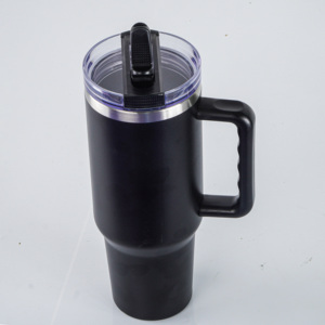 Hot 40 oz Copa de acero inoxidable en estilo <span class=keywords><strong>Messi</strong></span> 100% Vaso aislado a prueba de fugas con mango Pajita y tapa abatible Botella de vacío - Product Image 3
