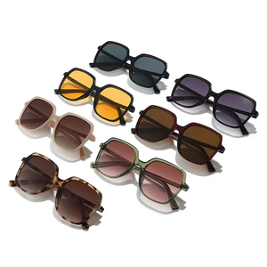 Gafas de Sol Cuadradas Extra Grandes con Remaches, Retro, de Moda 2026, con Logotipo Personalizado, para Hombre y Mujer, Protección UV400 - Product Image 4
