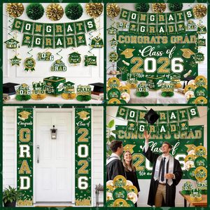 Décorations de remise de diplôme vert et or 2026, <span class=keywords><strong>Kit</strong></span> tout-en-un <span class=keywords><strong>avec</strong></span> bannière « Félicitations diplômé », toile de fond, panneau de porche et ballons - Product Image 6