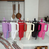 Tasses à café de voyage personnalisées gobelet vente en gros d'accessoires en vrac gobelets isolés en acier inoxydable de 20 oz avec bec amovible