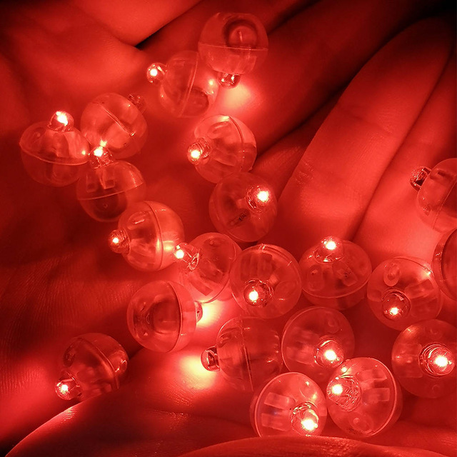 สีแดง