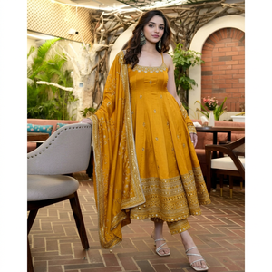 Traje Anarkali Amarillo Tradicional de Seda Bordada con Dupatta para Bodas, Graduaciones, Fiestas y Diwali para Mujeres - Product Image 1