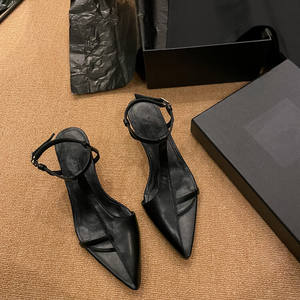 صنادل خنجر بمقدمة مدببة للبيع بالجملة من جلد الغنم الأصلي مثير في الهواء الطلق زر الانزلاق على الإغلاق موضة الصيف الاتجاه - Product Image 3