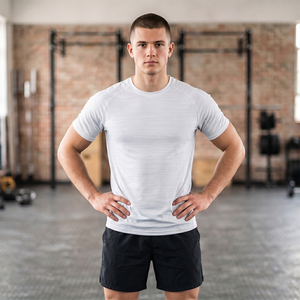 Ensemble de sport à séchage rapide pour hommes et femmes, avec logo personnalisé, respirant, pour la gym, le fitness, l'entraînement, t-shirt et short, tenue de sport - Product Image 5
