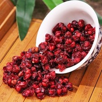 Gedroogde Schisandra Chinensis-bessen in bulk, natuurlijke Wu Wei Zi gedroogde Schisandra-fruit voor kruidenthee-mengsels, groothandel