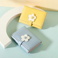 Dompet PU Desain Baru Wanita Pendek Lucu Motif Bunga Lipat Tiga Penjepit Uang Multifungsi Dompet Koin Pelajar Kartu Poliester Kancing 4