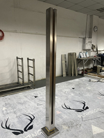 Edelstahl-Glasgeländer für den Außenbereich mit quadratischem schwarzem Pfosten für Terrassen