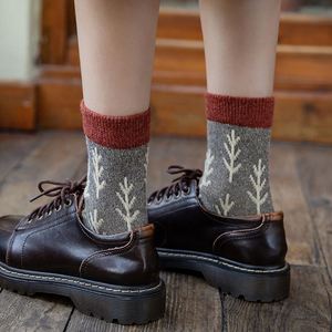 Calcetines de Moda Gruesos de Algodón Peinado para Invierno, Calcetines Térmicos de Lana Suaves y Acogedores para Mujer - Product Image 4