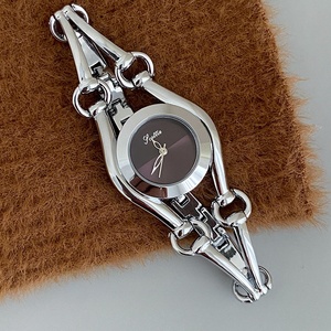 Nuovo Orologio da Donna al Quarzo 2025, Orologio con Bracciale Dorato, Alla Moda, Avanguardista, Personalizzato, Orologio Vintage di Lusso - Product Image 4