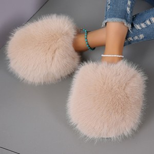Pantoufles d'intérieur en fausse fourrure pour femmes, pantoufles chaudes en peluche pour la chambre à coucher, semelle antidérapante, chaussures à enfiler pour <span class=keywords><strong>l</strong></span>'intérieur et <span class=keywords><strong>l</strong></span>'extérieur - Product Image 3
