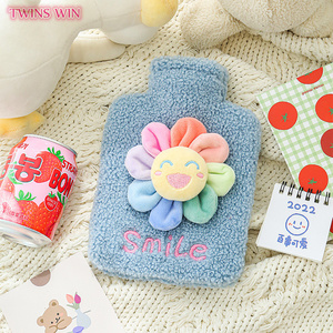 Funda <span class=keywords><strong>de</strong></span> felpa <span class=keywords><strong>de</strong></span> girasol colorida personalizada, botella <span class=keywords><strong>de</strong></span> agua caliente, <span class=keywords><strong>calentador</strong></span> <span class=keywords><strong>de</strong></span> pies <span class=keywords><strong>de</strong></span> mano, bolsa <span class=keywords><strong>de</strong></span> agua caliente encantadora, 037 - Product Image 5