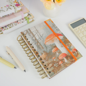 Cuaderno Personalizado de Tapa Dura con Espiral, Esquinas Metálicas, Páginas con Bordes Dorados, Cierre Elástico, Impresión de Diario Personalizado con Espiral Metálica - Product Image 2
