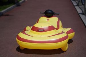 Moto d'acqua gonfiabile per bambini, kayak elettrico gonfiabile in PVC per bambini, yacht per sport acquatici nei parchi - Product Image 6