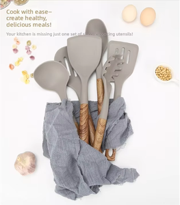 Ensemble d'ustensiles de cuisine en silicone avec manche imitation bois, résistant à la chaleur, pour la maison, avec support de rangement rotatif - Product Image 6