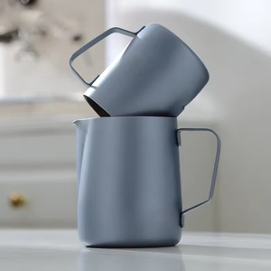 Bleu Vert <span class=keywords><strong>Orange</strong></span> Rose Couleur Design Moderne 350ml 600ml Pichet À Lait 1.0 Épaisseur Pichet À Lait pour Latte Art pour Café - Product Image 6