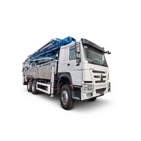 Camion pompe à béton 47m Sinotruk HOWO 5RZ avec moteur diesel, vente directe usine NongJian pour projets de coulage de béton