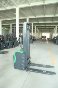 Shouwo Electric Forklift Warehouse Automatic Stacker 1.5 Ton 2 Ton Electric Pallet Stacker With 3m 3.5m Lifting Height