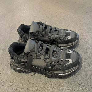 Chaussures de marche de luxe pour femmes et hommes, baskets en cuir de vache véritable personnalisées, vente en gros de chaussures de marque pour hommes - Product Image 3