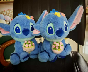 Peluche Stitch 25 cm, morbido peluche per bambini, regalo unisex con fiori - Product Image 3