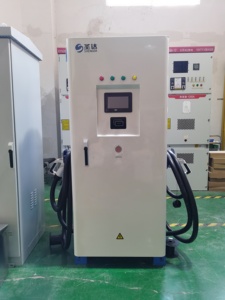 Nouvelle station de recharge pour voitures électriques hybrides DC de 120 kW fiable et haute puissance pour usage commercial dans les centres commerciaux et les immeubles de bureaux - Product Image 2