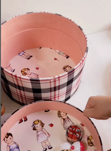 Scatole <span class=keywords><strong>Sorpresa</strong></span> Personalizzate per Bambini, Scatole Misteriose, Scatole Portaoggetti per Cucito, Piccole Scatole Portamatite Cartoon, Scatole Rotonde per Ricordi del Bambino, Confezioni in Tessuto per Regali - Product Image 4