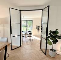 Ventanas de Acero con Marco Delgado, Impermeables y con Acabado para Uso Exterior en Hoteles y Villas