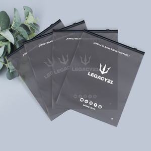 Bán buôn nhựa t Áo sơ mi túi quần áo Frosted phân hủy sinh học <span class=keywords><strong>Zip</strong></span> khóa tự niêm phong túi bao bì và in ấn biểu tượng tùy chỉnh - Product Image 4