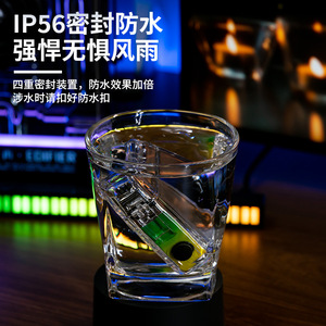 Reloj de Cuarzo con Encendedor de Doble Arco y Lámpara COB, Carga Tipo C, Resistente al Agua IP56, Caja Transparente con Linterna - Product Image 3