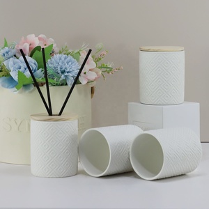 Pot en céramique blanc <span class=keywords><strong>de</strong></span> luxe, décoration <span class=keywords><strong>de</strong></span> maison, bricolage, ensemble cadeau <span class=keywords><strong>de</strong></span> <span class=keywords><strong>bougie</strong></span> parfumée, <span class=keywords><strong>citronnelle</strong></span>, bougies <span class=keywords><strong>de</strong></span> soja, étiquette privée personnalisée - Product Image 2