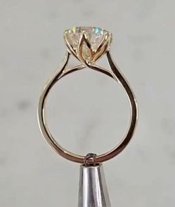 Bague de fiançailles solitaire minimaliste en argent sterling 925 avec moissanite ronde vietnamienne pour femme, sertie à griffes, style mode - Product Image 2