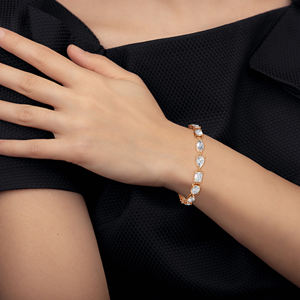 สร้อยข้อมือเพชรทรงผสมหรูหรา ดีไซน์โดดเด่น สง่างาม สำหรับเธอ - Product Image 2