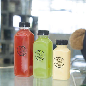 ขวดน้ำผลไม้พลาสติกใสขนาด 250 มล. 350 มล. 500 มล. พร้อมฝาเกลียว ขวดบรรจุเครื่องดื่มทรงเหลี่ยม - Product Image 4
