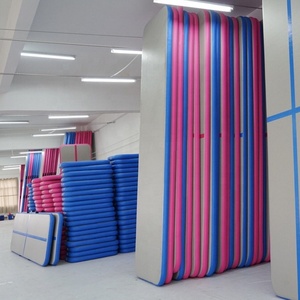 เสื่อ PVC เป่าลมสำหรับยิมแบบพกพาและลู่วิ่งสำหรับใช้ในบ้านและการฝึกแบบมืออาชีพติดตั้งและจัดเก็บได้ง่าย - Product Image 5